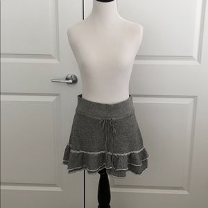 Grey comfortable mini skirt with ruffles
